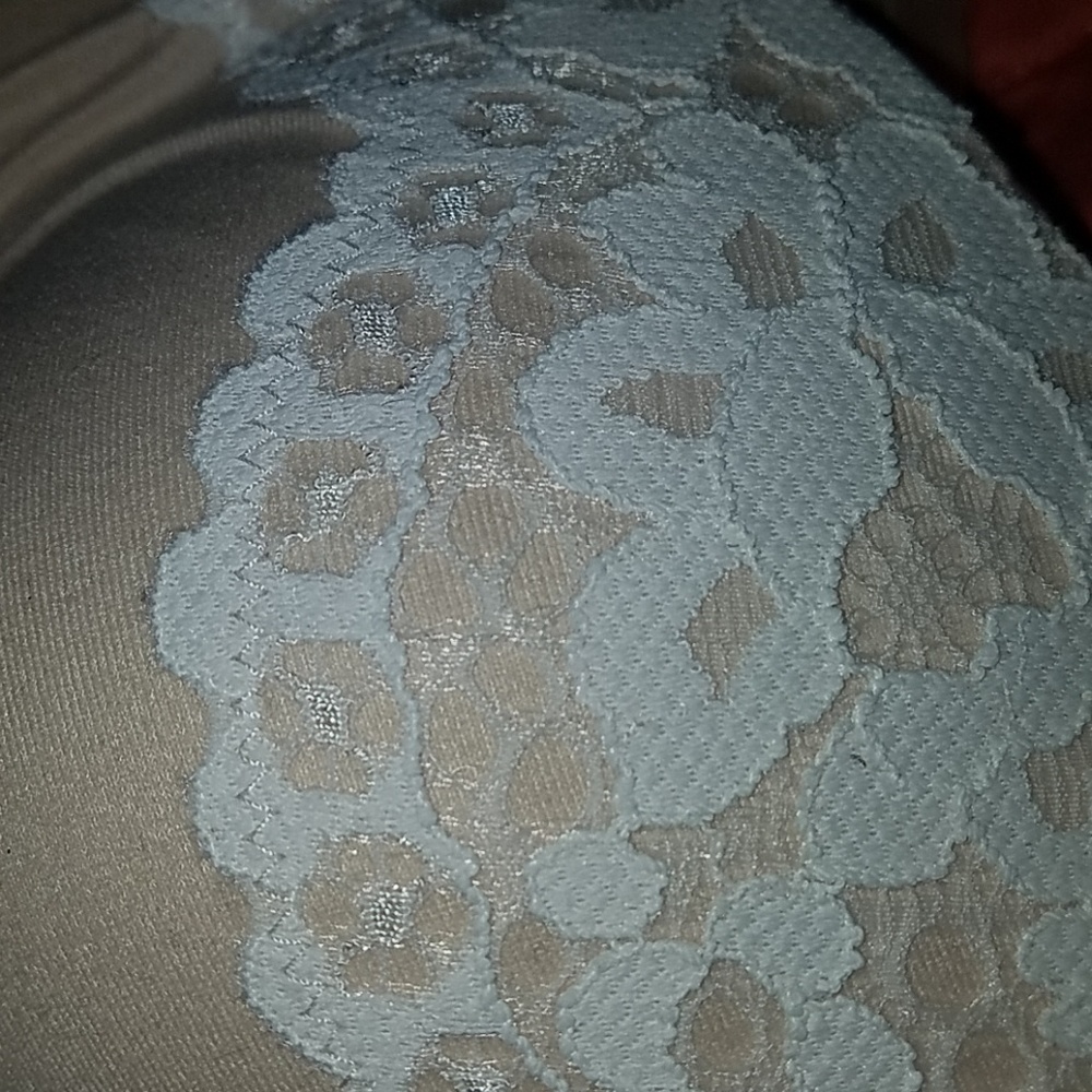 Victoria Secret Bra - Picture 2 of 3